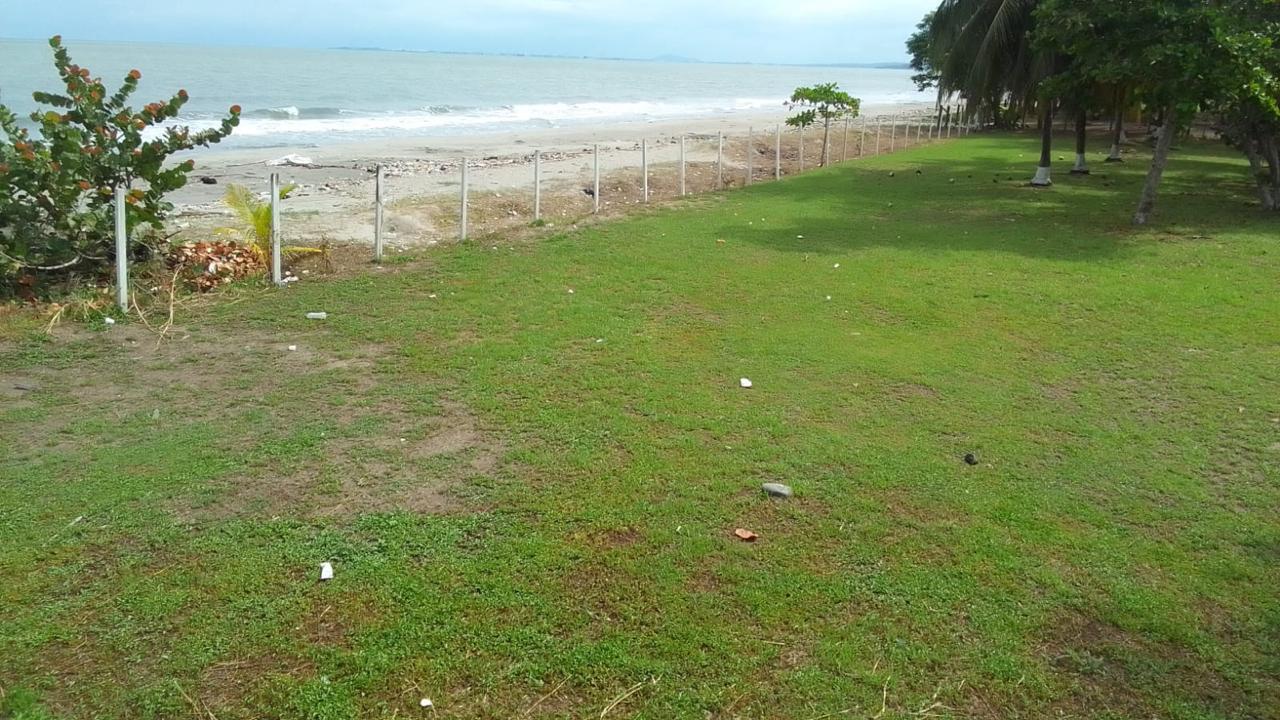 Propiedad V035 (Terreno de Playa) - Residencial Marbella, Omoa